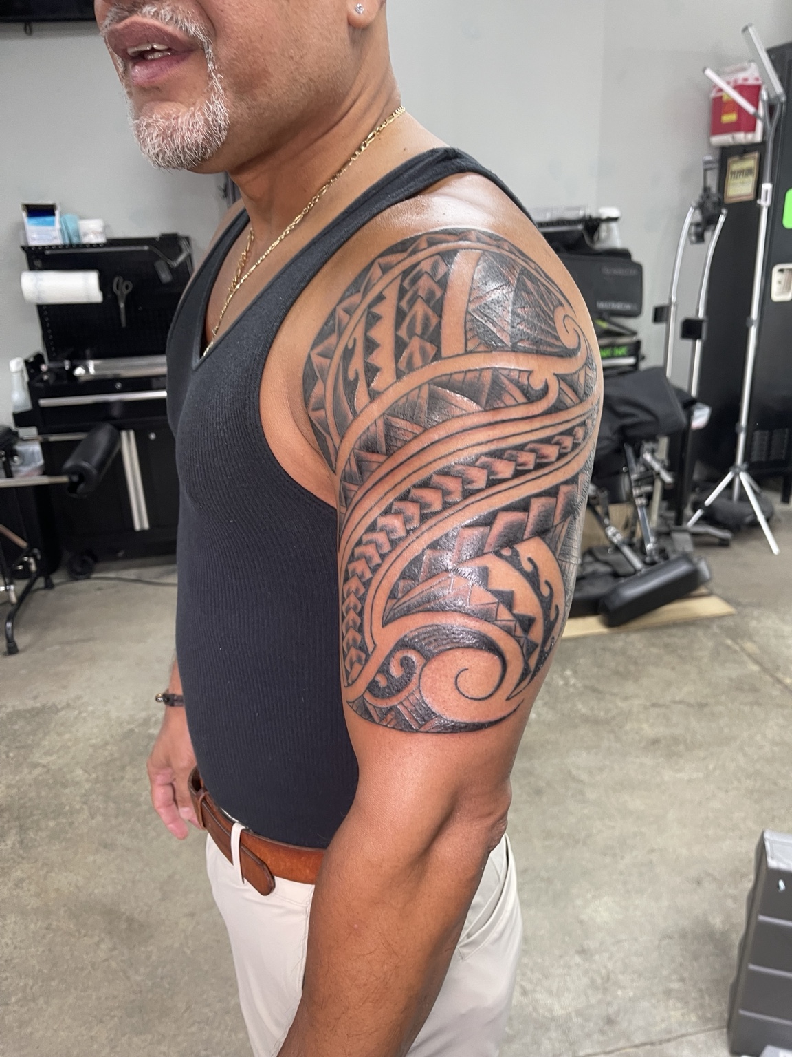 Polynesian upper arm tattoo alternate view